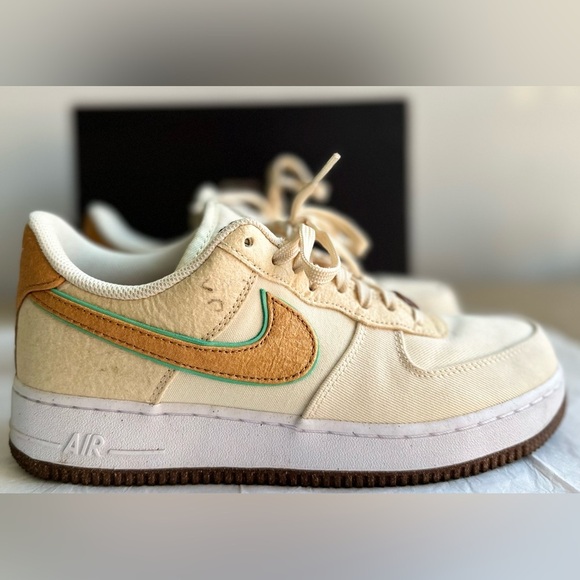 Nike Air Force 1 07 Premium - Picture 3 of 7